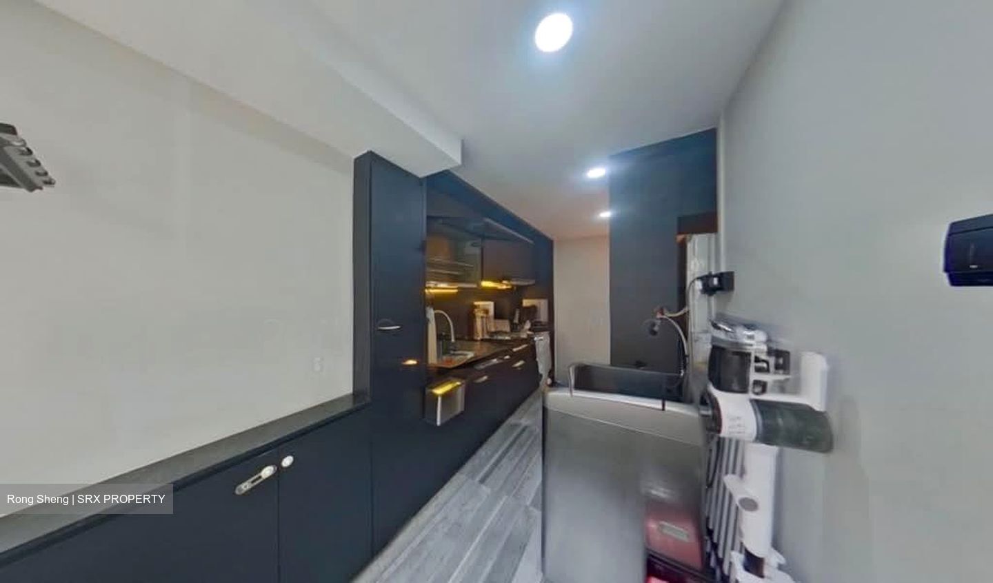 Blk 556 Jurong West Street 42 (Jurong West), HDB Executive #558408511